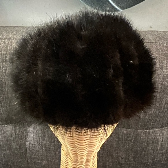 Vintage fur hat - Picture 3 of 6